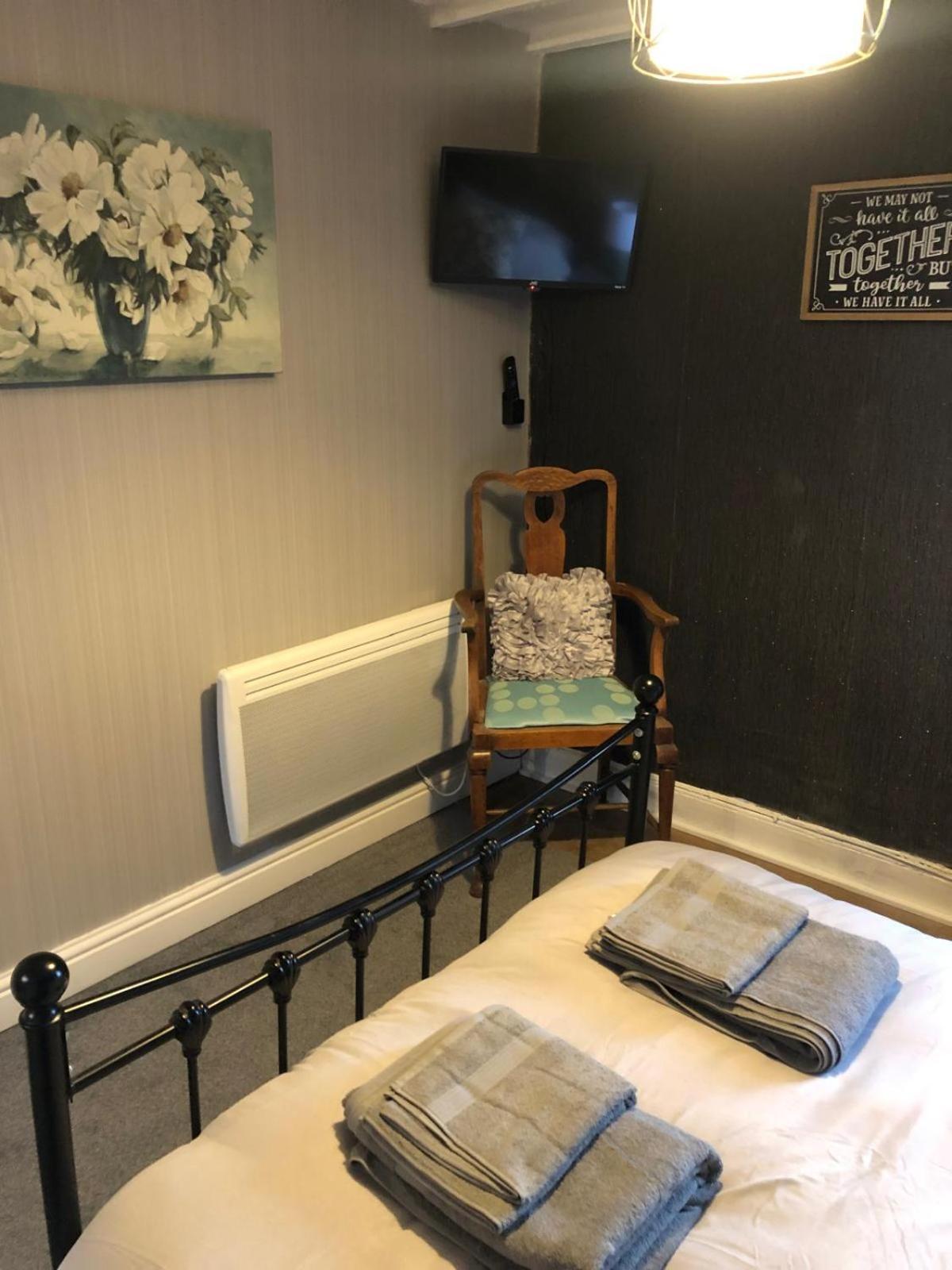 The Eagles Inn Рейъдър Екстериор снимка