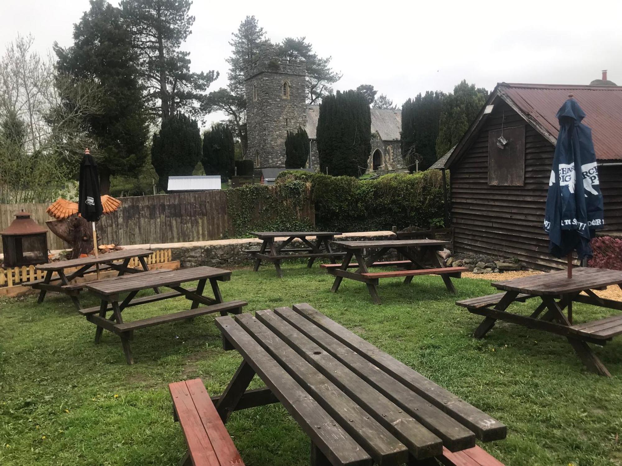 The Eagles Inn Рейъдър Екстериор снимка
