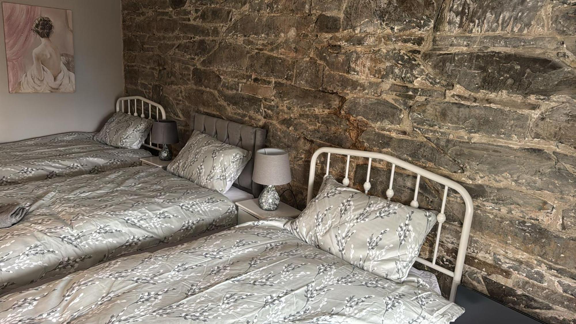 The Eagles Inn Рейъдър Екстериор снимка